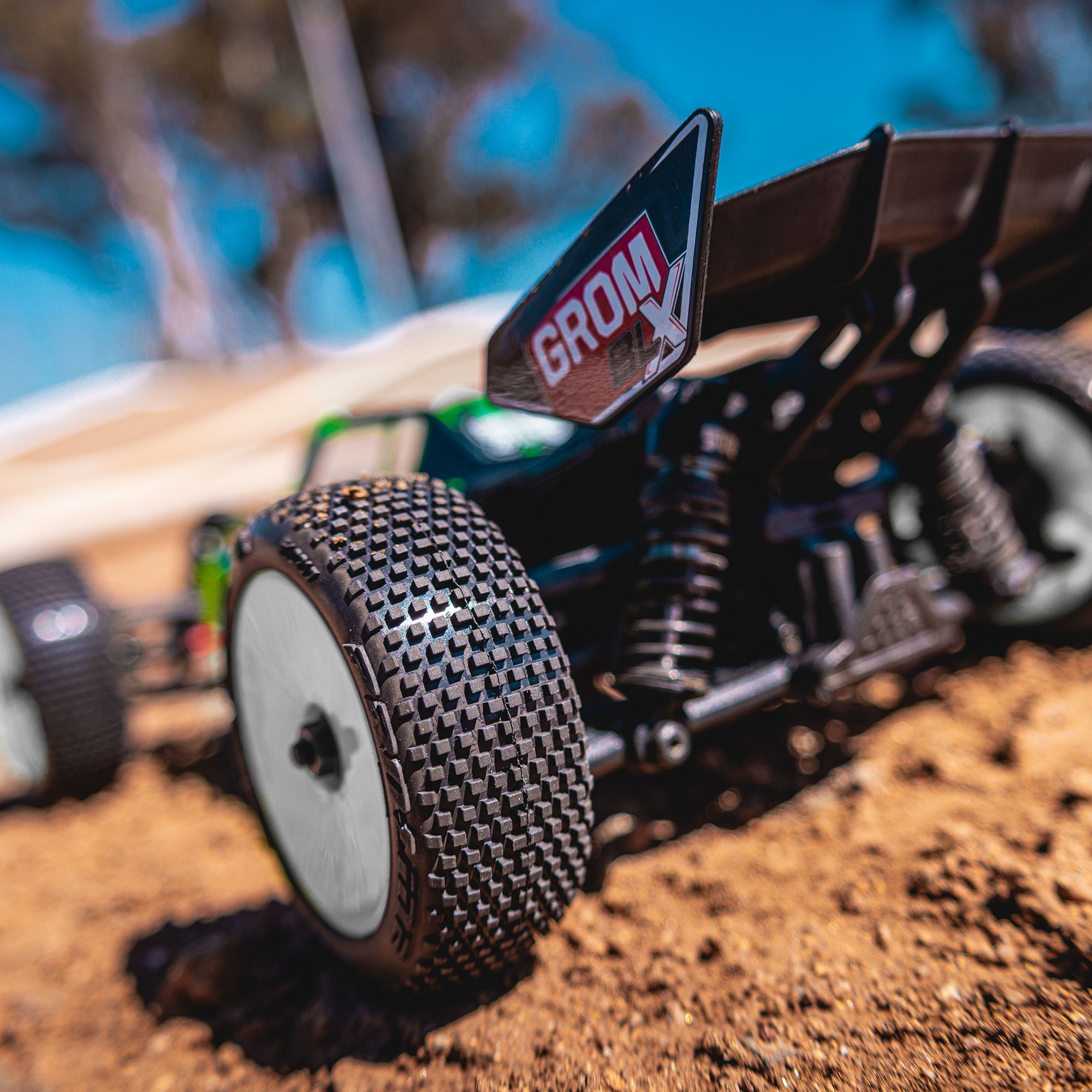 1/14 Hole Shot 3.0 F/R Tire MTD 12mm White Velocity (4): Typhon GROM